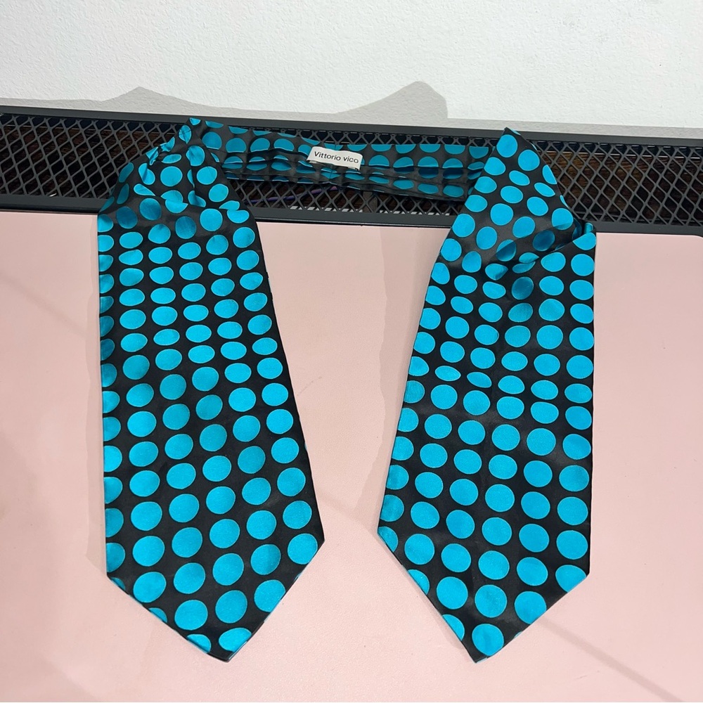 Vittorio Vico 80’s Rare‎ Blue Polka Dot Hand Made Polyester Men’s Neck Tie Scarf